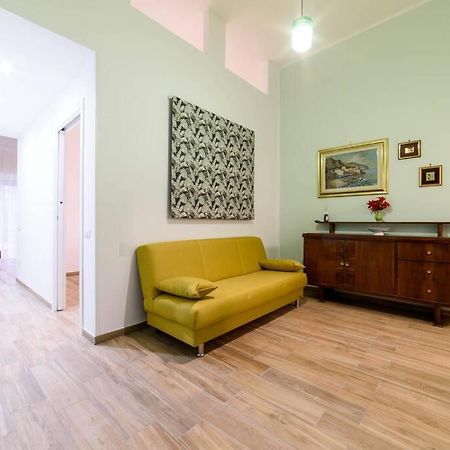 Apartamento Stazione Treni - Wi-Fi & Netflix Cozy Space Salerno Exterior foto