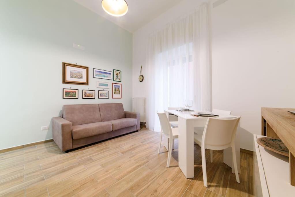 Apartamento Stazione Treni - Wi-Fi & Netflix Cozy Space Salerno Exterior foto