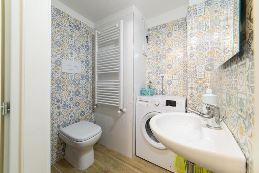Apartamento Stazione Treni - Wi-Fi & Netflix Cozy Space Salerno Exterior foto