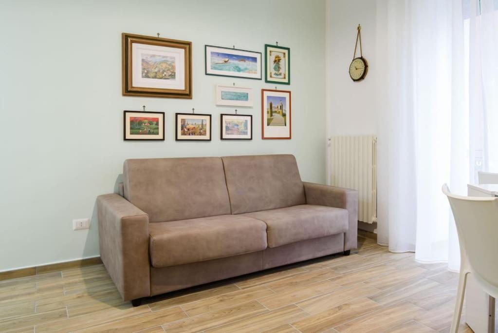 Apartamento Stazione Treni - Wi-Fi & Netflix Cozy Space Salerno Exterior foto
