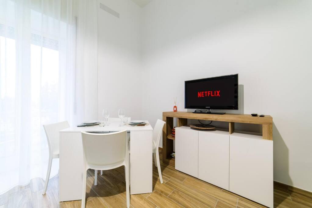 Apartamento Stazione Treni - Wi-Fi & Netflix Cozy Space Salerno Exterior foto