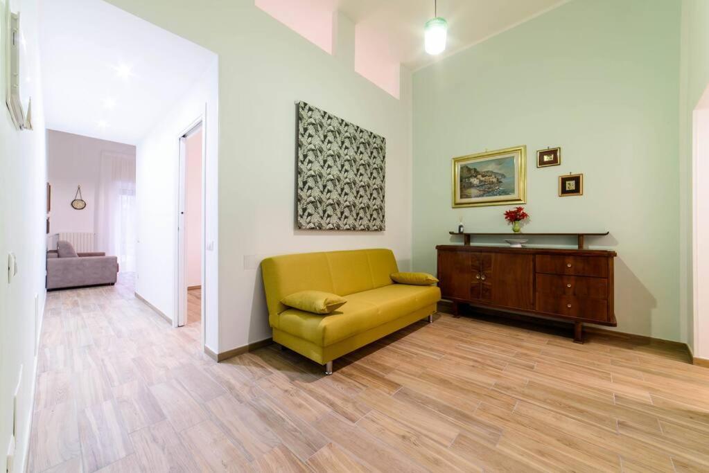 Apartamento Stazione Treni - Wi-Fi & Netflix Cozy Space Salerno Exterior foto